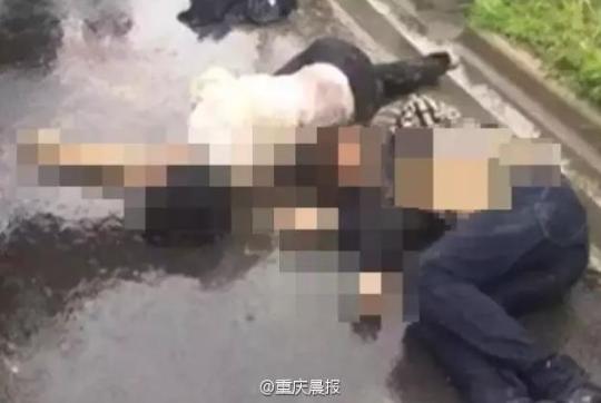 15日下午，江蘇啟東東海鎮境內發生一起車禍，一對年輕情侶雨中駕車，途中車輛失控，沖進路邊河中。待車輛被打撈上岸后，兩人均已不幸身亡。